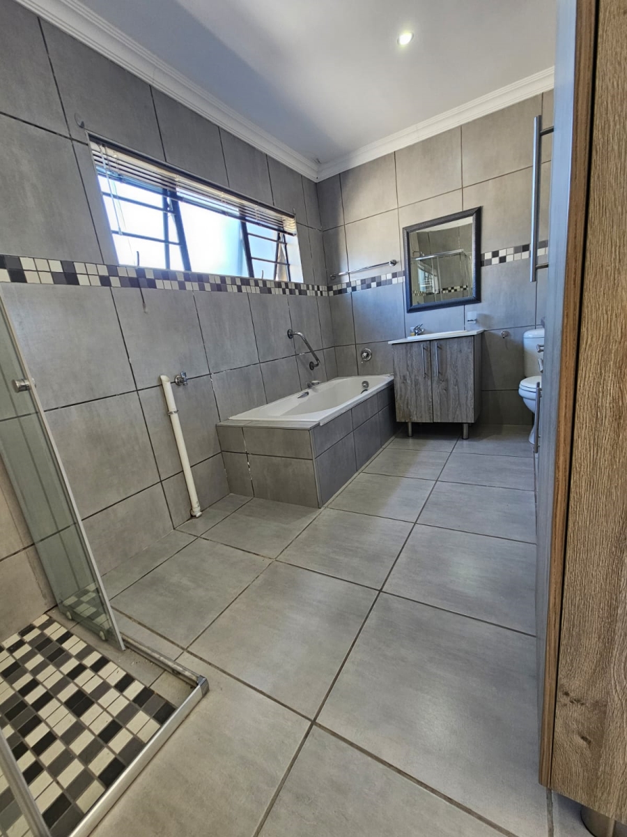 To Let 1 Bedroom Property for Rent in Greenshields Park Eastern Cape